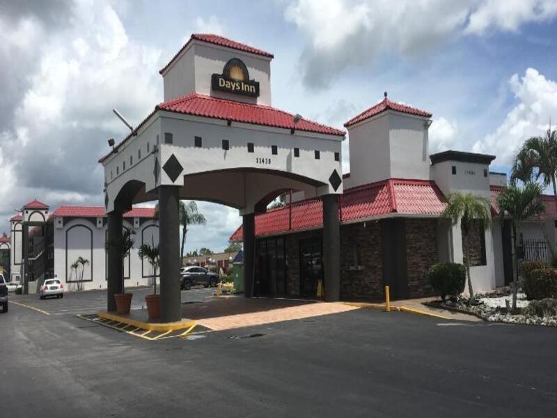 Days Inn By Wyndham Fort Myers Kültér fotó