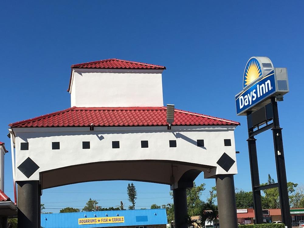 Days Inn By Wyndham Fort Myers Kültér fotó