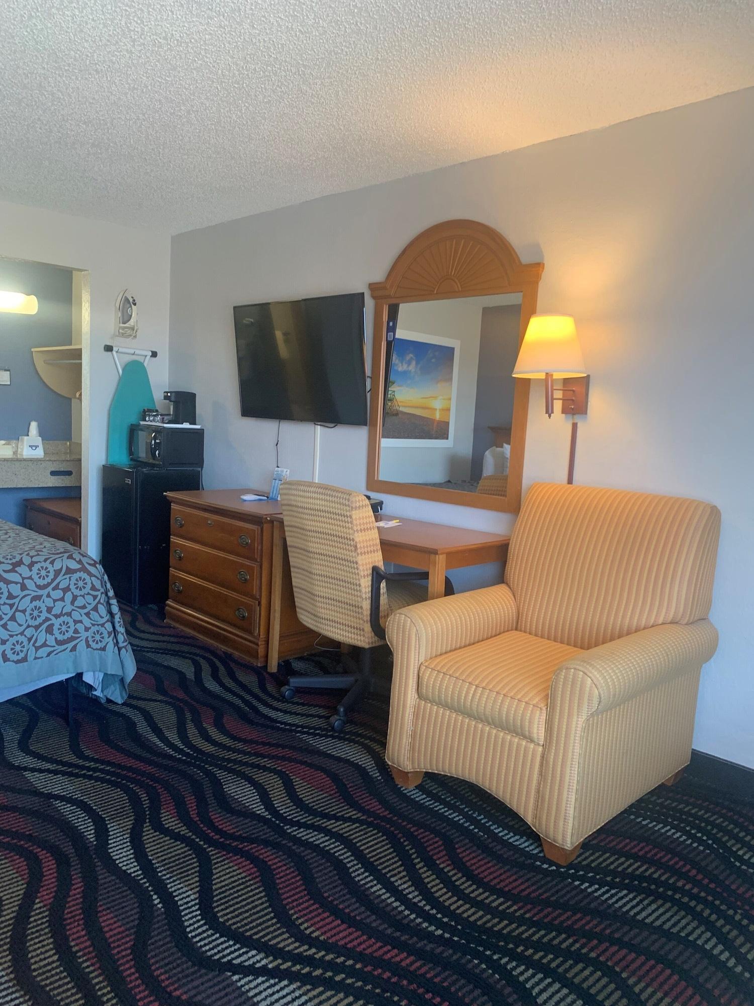Days Inn By Wyndham Fort Myers Kültér fotó
