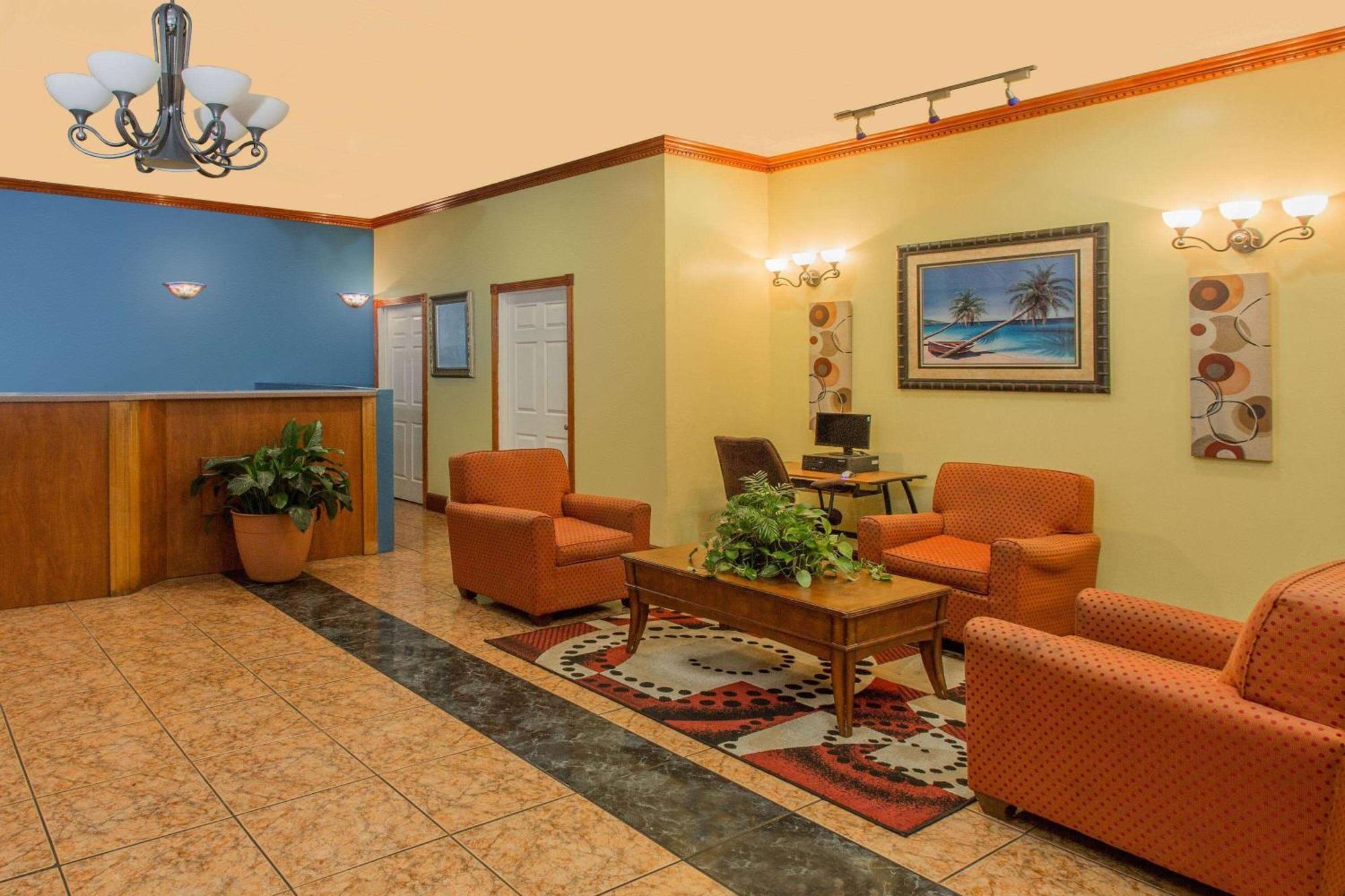 Days Inn By Wyndham Fort Myers Kültér fotó