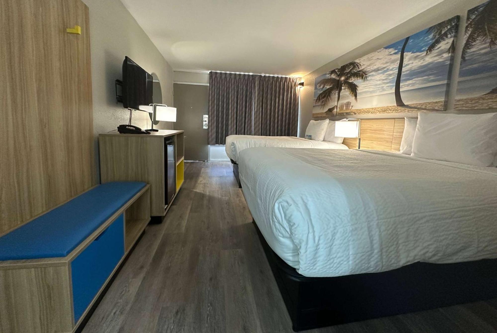Days Inn By Wyndham Fort Myers Kültér fotó