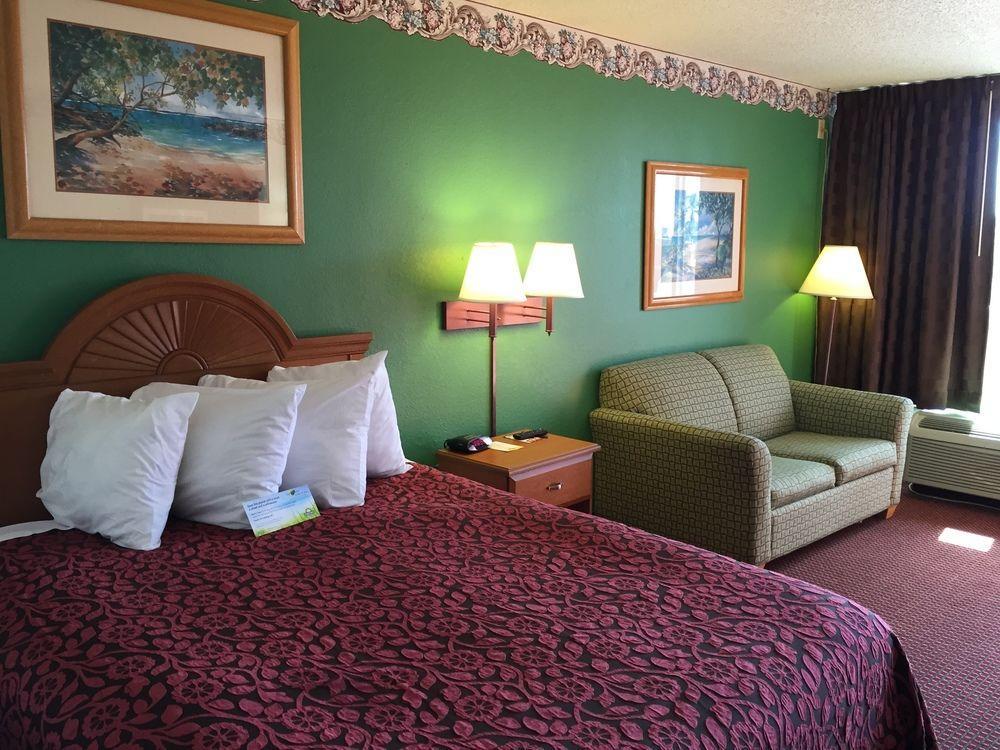 Days Inn By Wyndham Fort Myers Kültér fotó