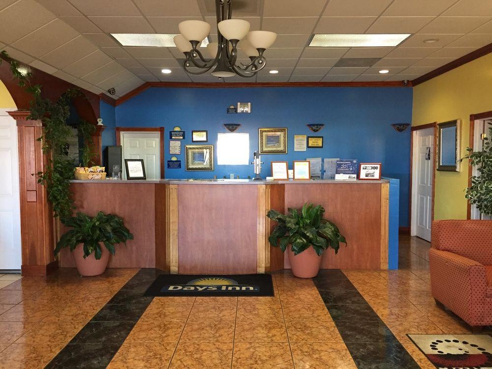 Days Inn By Wyndham Fort Myers Kültér fotó
