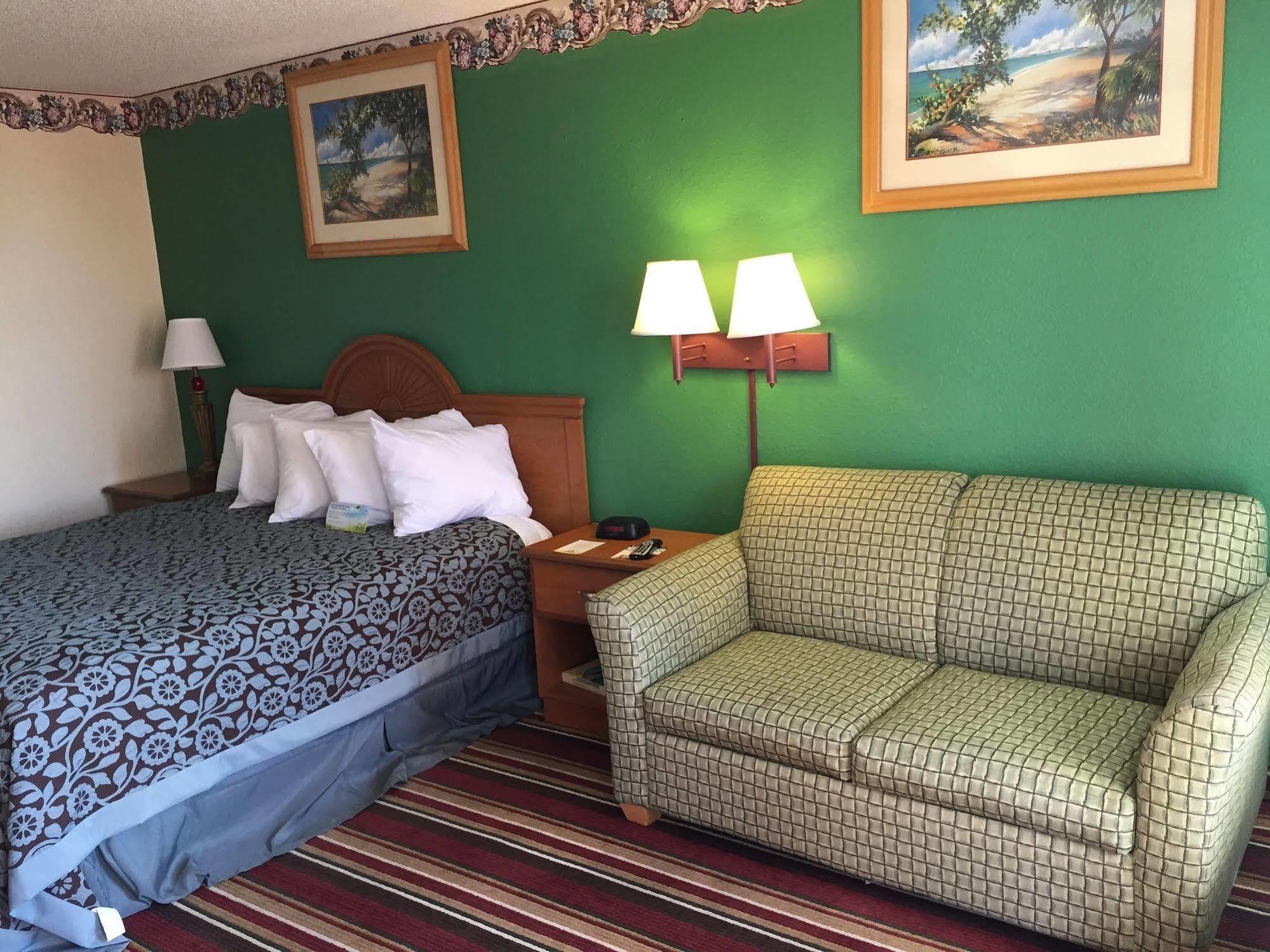 Days Inn By Wyndham Fort Myers Kültér fotó